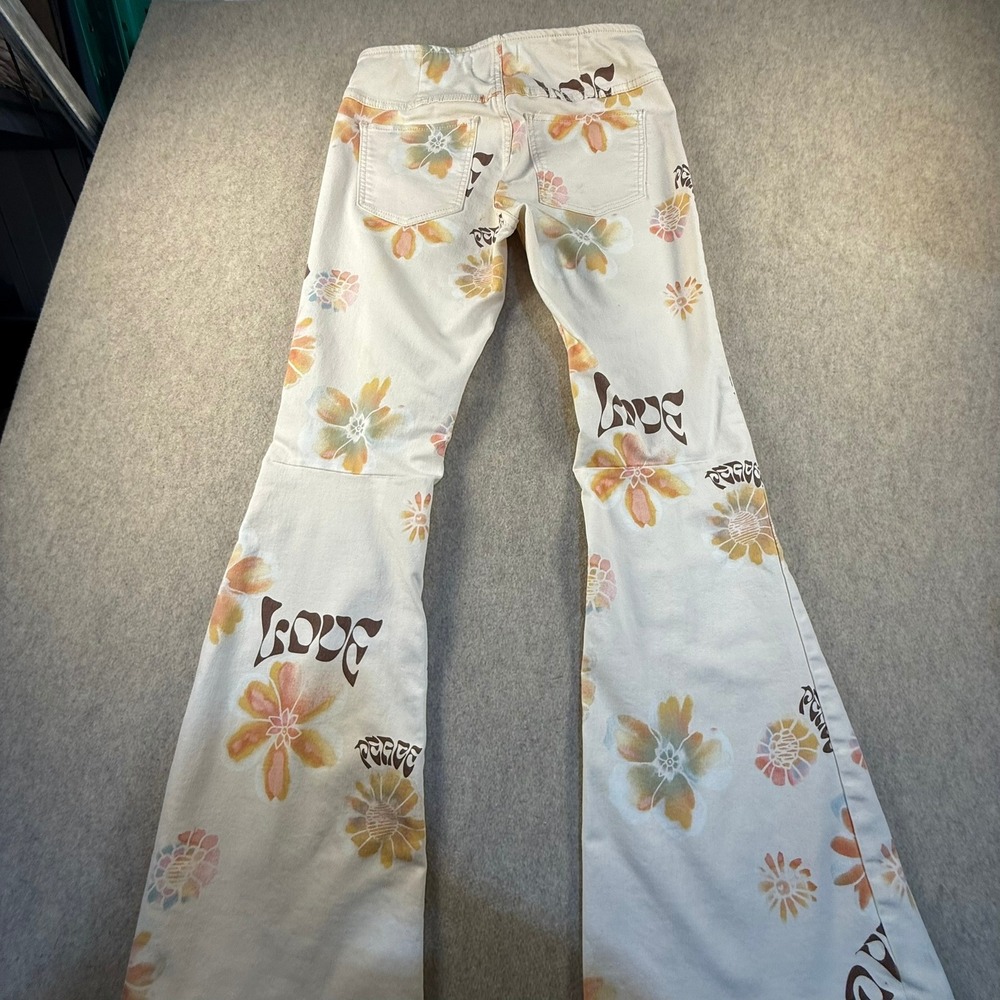 We The Free Free People Penny Flare Jeans Floral Peace Love Cream 28 Retro 70s - Picture 9 of 9
